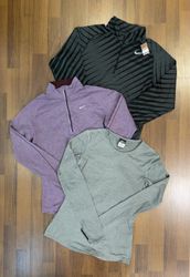 av-12095 Nike t-shirt à manches longues
