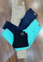 avg-03463 american eagle jeans