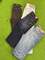 avg-03559 american eagle jeans