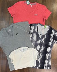av-12522 Under Armour T-Shirts Damen