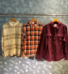avg-03394 american eagle button up shirts