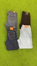 avg-03048 levi's jeans