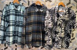 avg-03288 hollister button up shirt