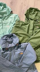 av-11472 the north face windbreakers