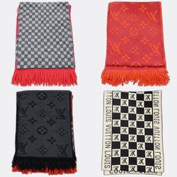 MT012368 Louis Vuitton Scarves Bundle