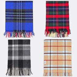 Plaid- und Karo-Fransen-Schals