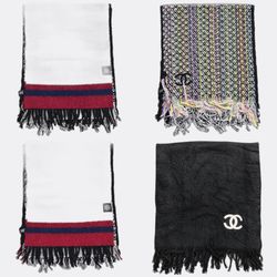Sciarpe Chanel a motivo e a righe