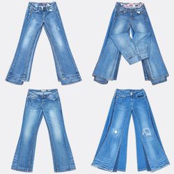 Jeans in denim a gamba bootcut e a zampa d'elefant..