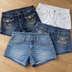 English and embroidered short