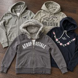 Hollister-, Aeropostale- und Abercrombie and Fitch..