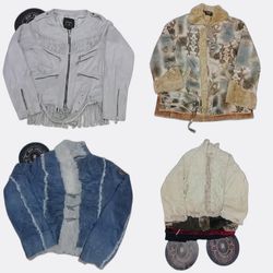 Kollektion von Lammfellmänteln, Wildleder- und Jea..