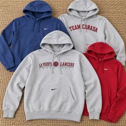 Nike Sweatshirts und Hoodies