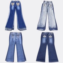 Bestickte Schlagjeans-Stack