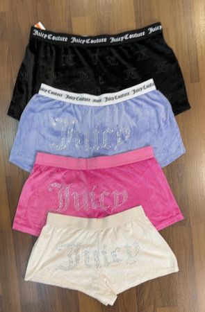 av-12107 juicy couture shorts