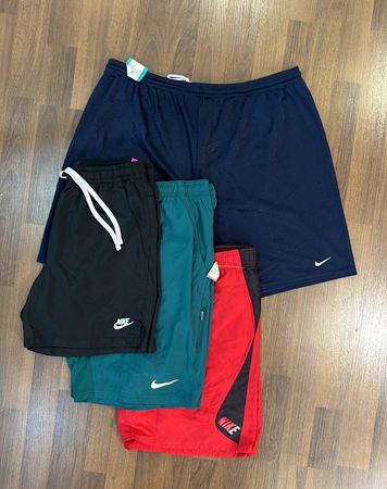 av-12223 nike ショーツ