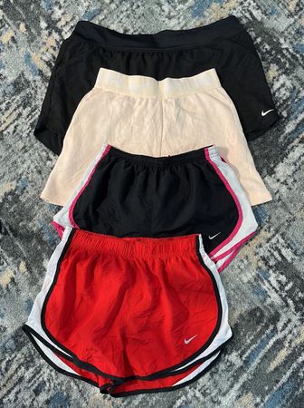 av-12398 nike shorts dames