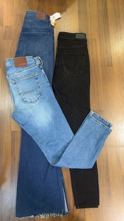 avg-03378 hollister jeans