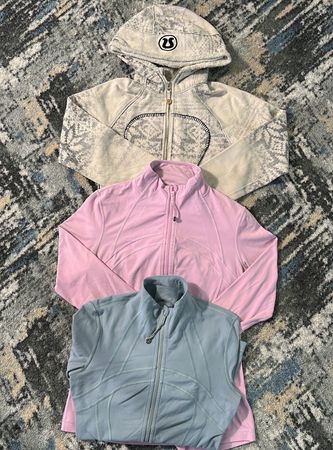 av-12657 lululemon jackets
