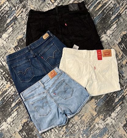 av-12664 Levi’s shorts en denim