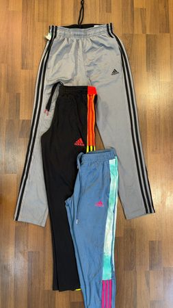 av-11841 adidas Trackpants