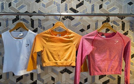 av-11933 gymshark crop tops
