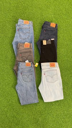 avg-03047 levi's jeans
