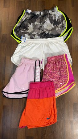 av-10560 nike ladies shorts