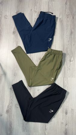 av-11050 gymshark track pants