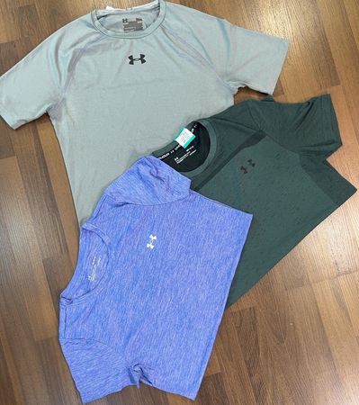 av-11414 under armour t-shirt