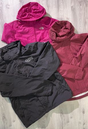 av-11471 the north face windbreakers