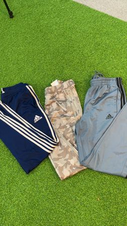 av-10424 adidas track pants