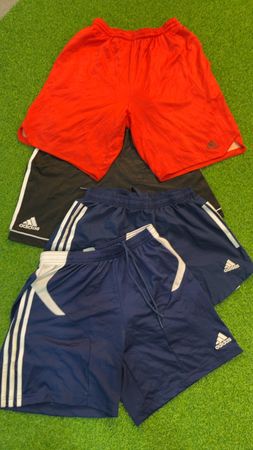 av-10428 adidas shorts