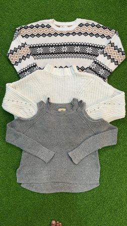 avg-03097 hollister sweaters